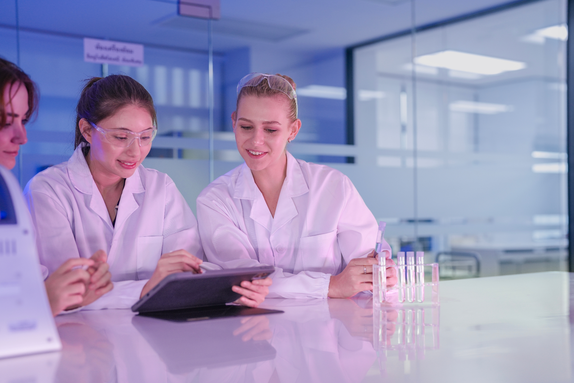 Life sciences research laboratory